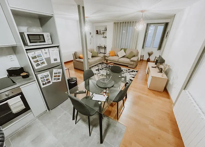 Ribeirinha Guesthouse